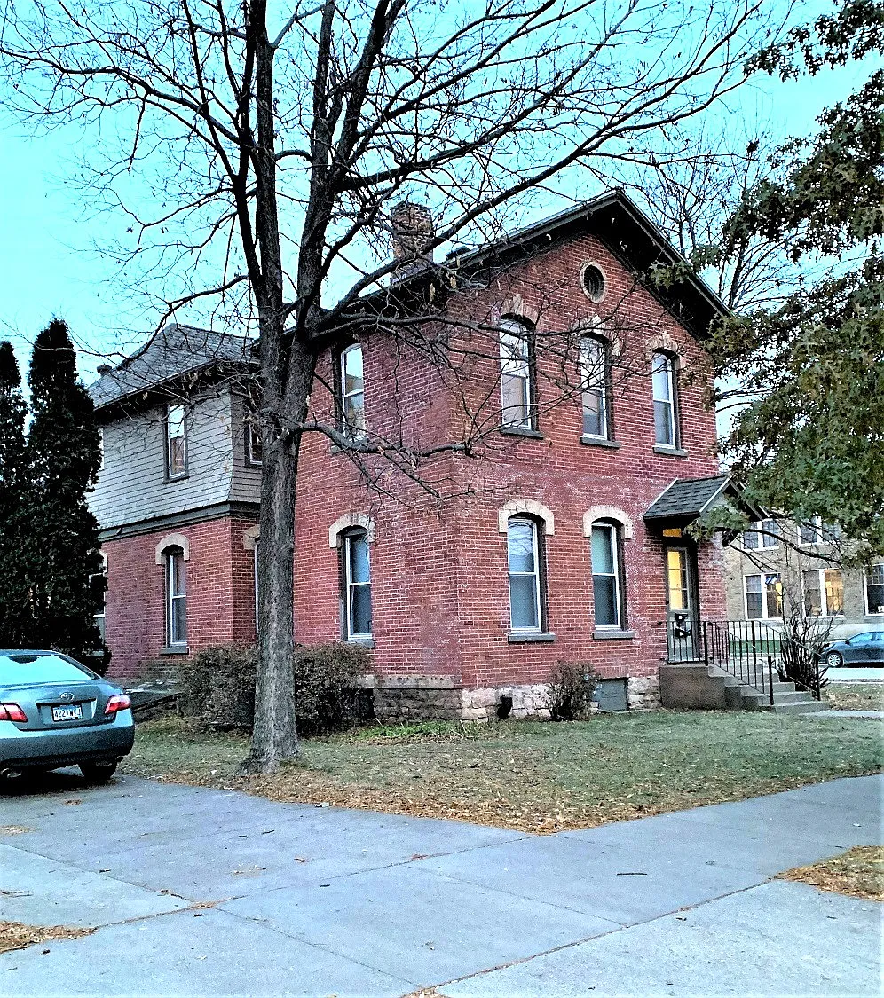 4 bed, $385 — Photo 1