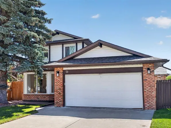 51 NW Millbank Ct SW, Calgary, AB T2Y 2C9