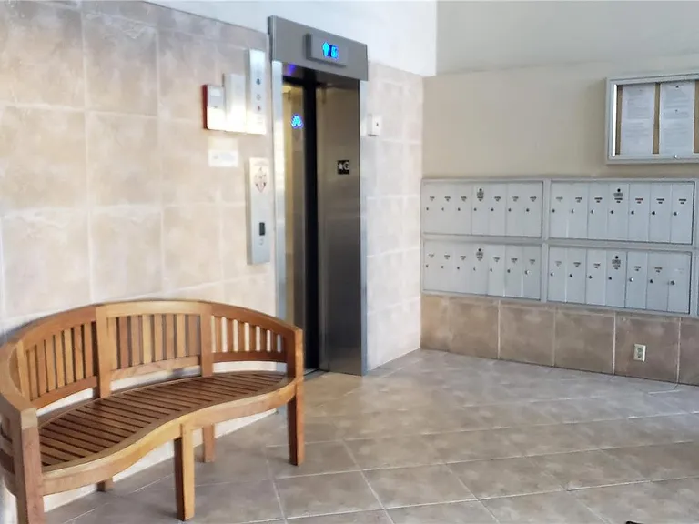 1710 Punahou St #403 — Photo 3