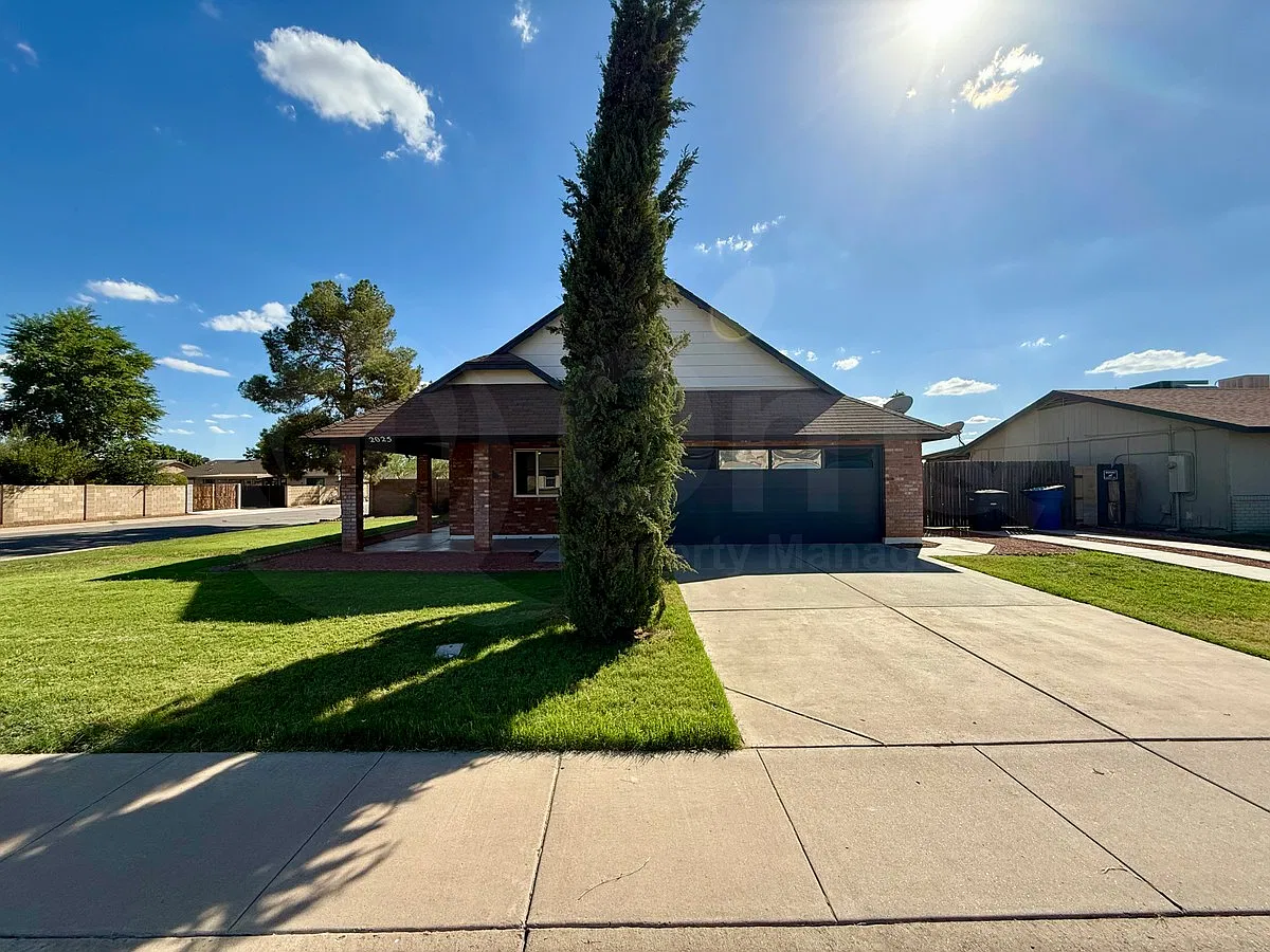 3 bed, 2.0 bath, 1344 sqft, $2,195 — Photo 1