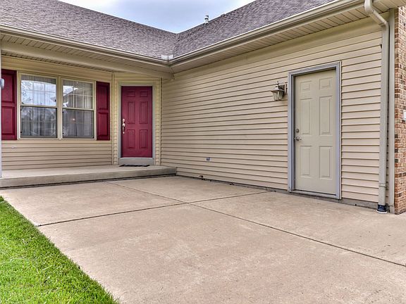 4th image of 716 Dennis Dr #716