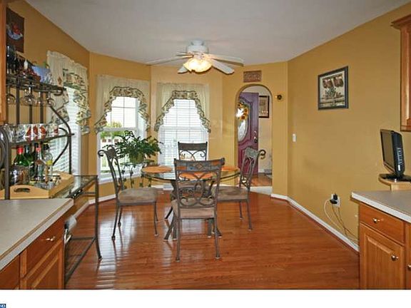5th image of 637 Blue Bell Springs Dr