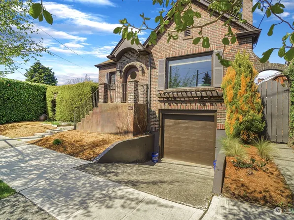 1722 N 80 Street, Seattle, WA 98103