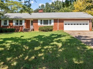 3605 Edgewood Dr, Greensboro, NC 27406
