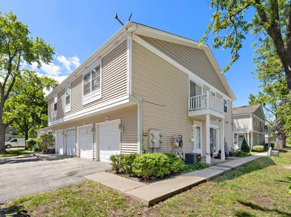 1206 Spur Ct #1206, Wheeling, IL 60090