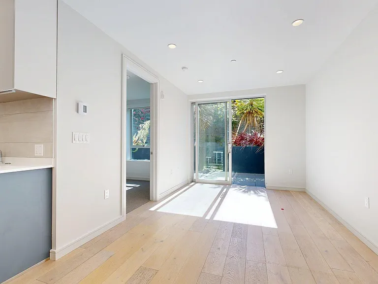 606 Capp St #105 — Photo 6