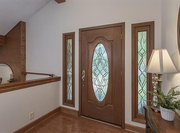 2nd image of 465 Frankie Ln