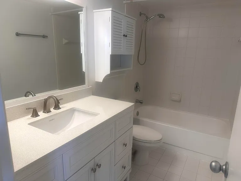 2025 Lavers Cir #D206 — Photo 14