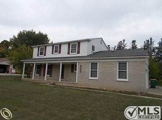 34940 Oakland Rd, Farmington, MI 48335