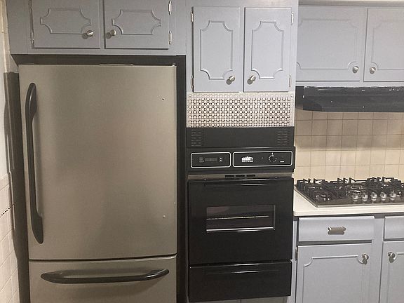 3rd image of 165 Colvin Ave