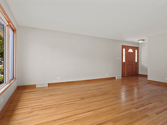 3rd image of 8824 S 55th Ct