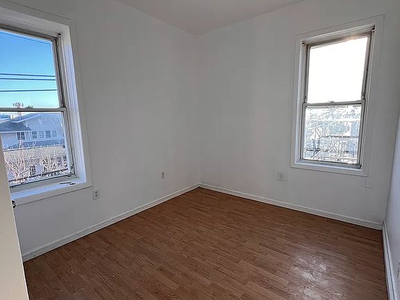 4th image of 93 Ackerman Ave #5C