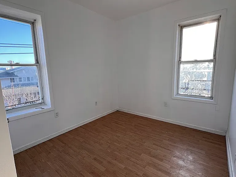 93 Ackerman Ave #5C — Photo 4
