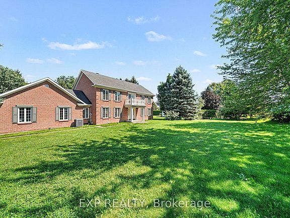 2nd image of 1007 Saint Pierre Rd