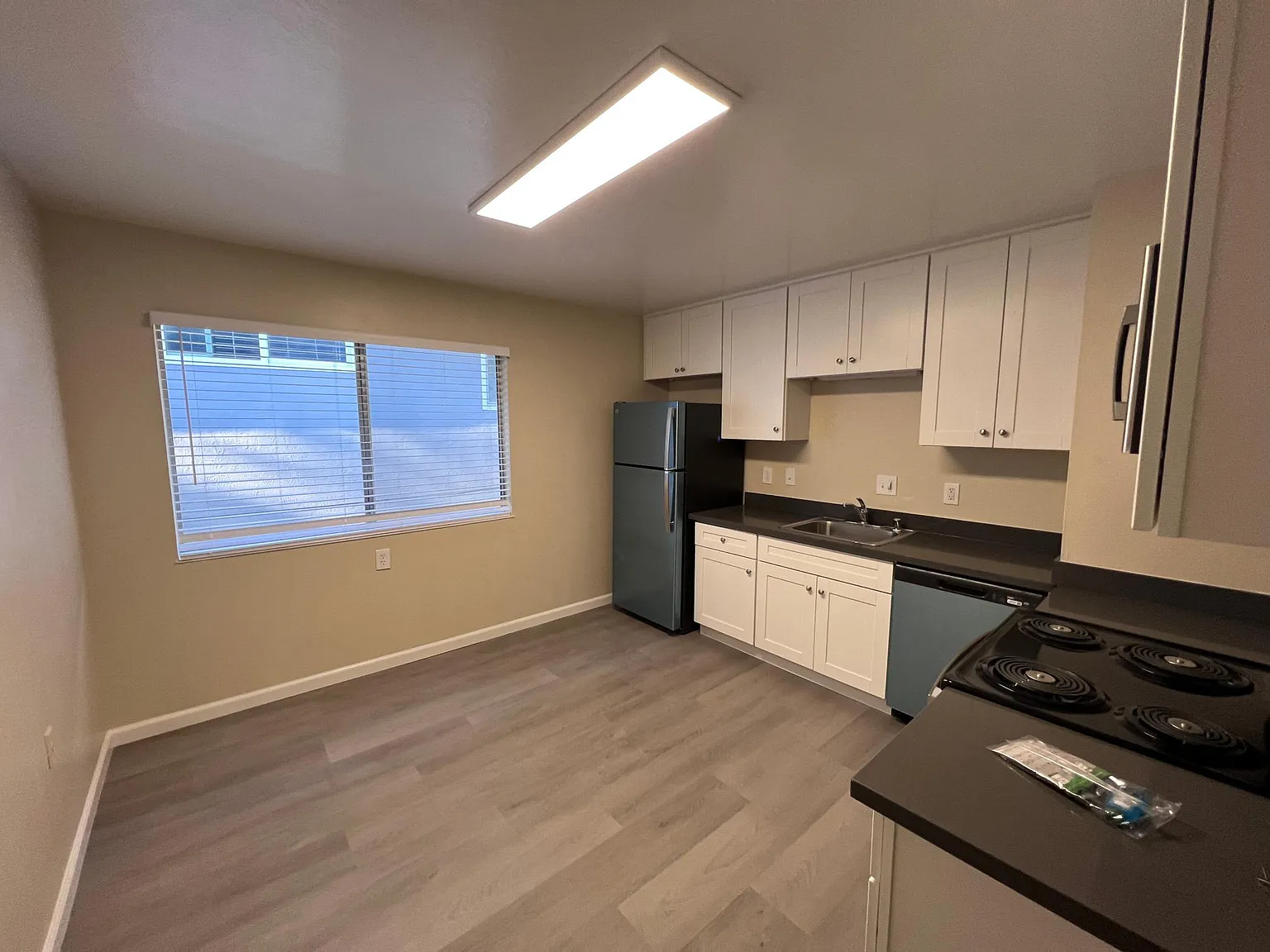 3 bed, $2,785 — Photo 3
