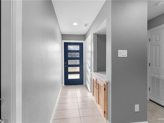 4th image of 507 N Linares St