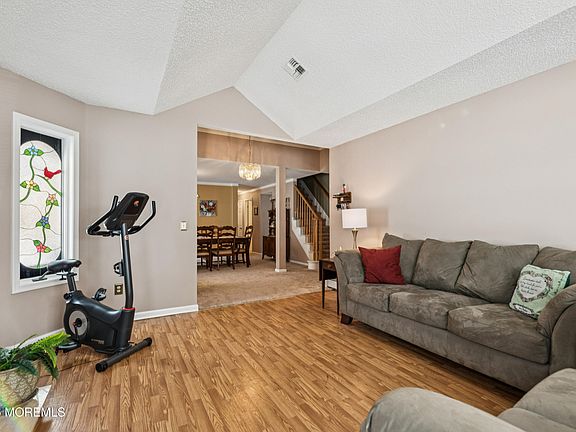 4th image of 1583 Goldspire Road
