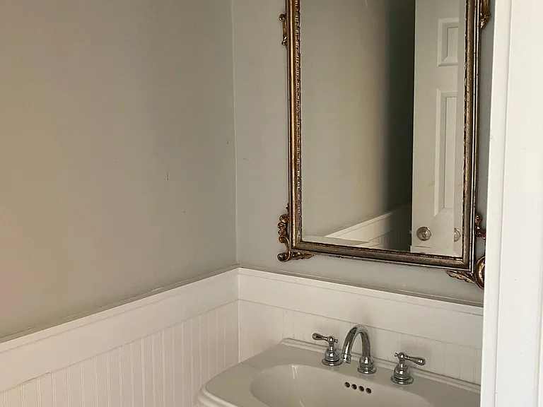 1/2 bath at entrance
