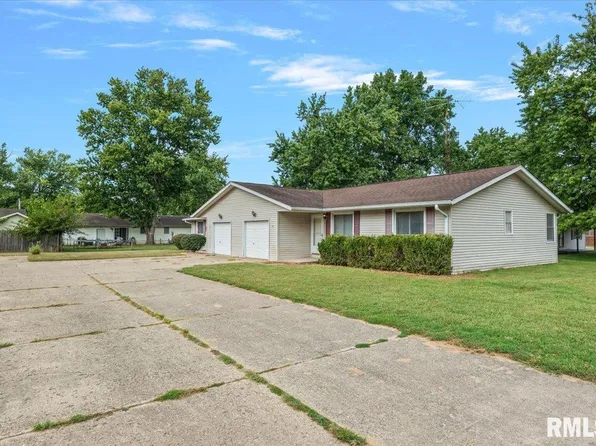 33 Mueller Ct, Riverton, IL 62561