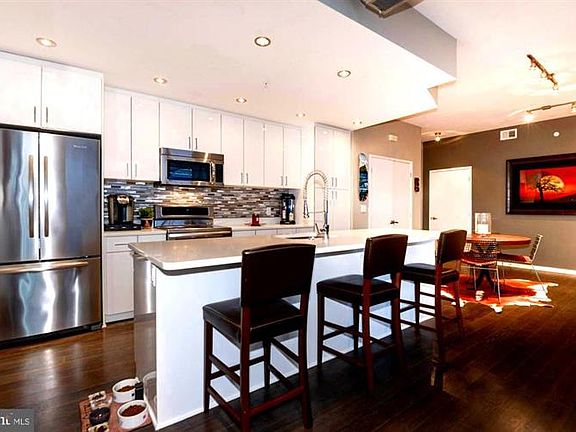 5th image of 3409 Wilson Blvd Unit 805