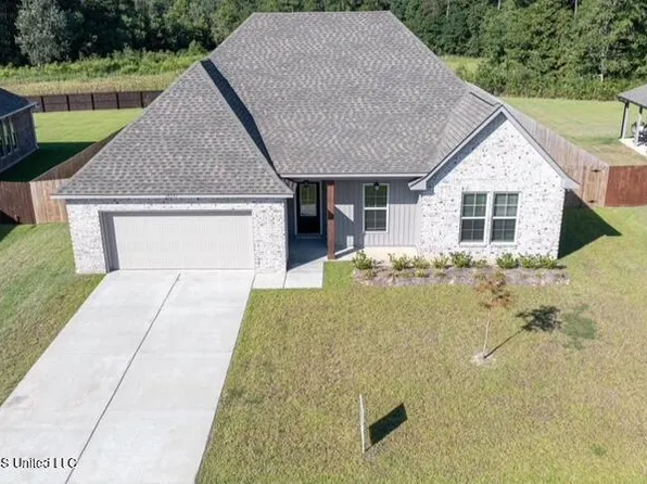 10271 Patrick Dr, Gulfport, MS 39503