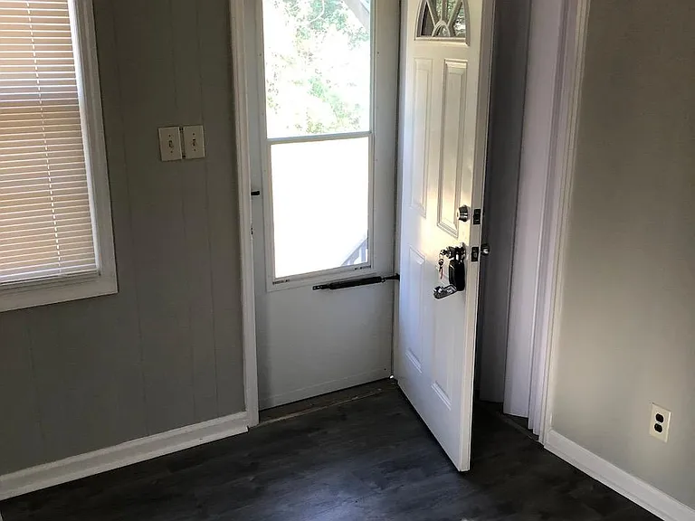 216 Windsor Dr #A-B — Photo 3