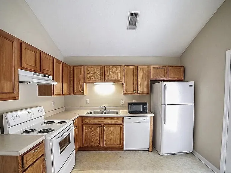 220 Harvest Way — Photo 3
