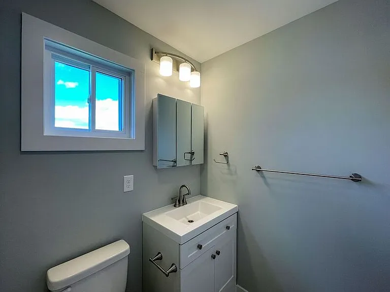 80 E Cascade St — Photo 13