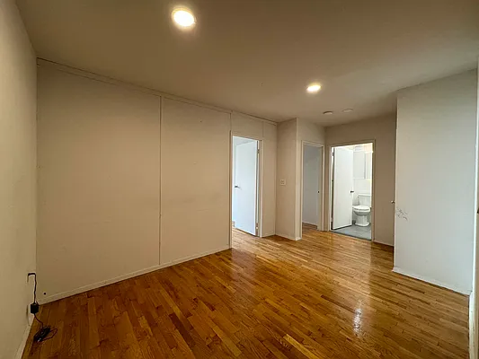 Rented by AZ REALTY NYC LLC | media 11