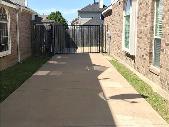 3rd image of 5504 Rolling Meadows Dr