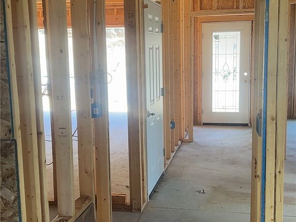 5th image of 300 River Ridge Ct