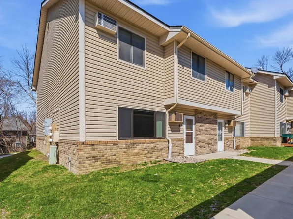 64 E 13th St, Waconia, MN 55387