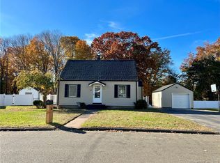 10 Belvedere Rd, North Haven, CT 06473