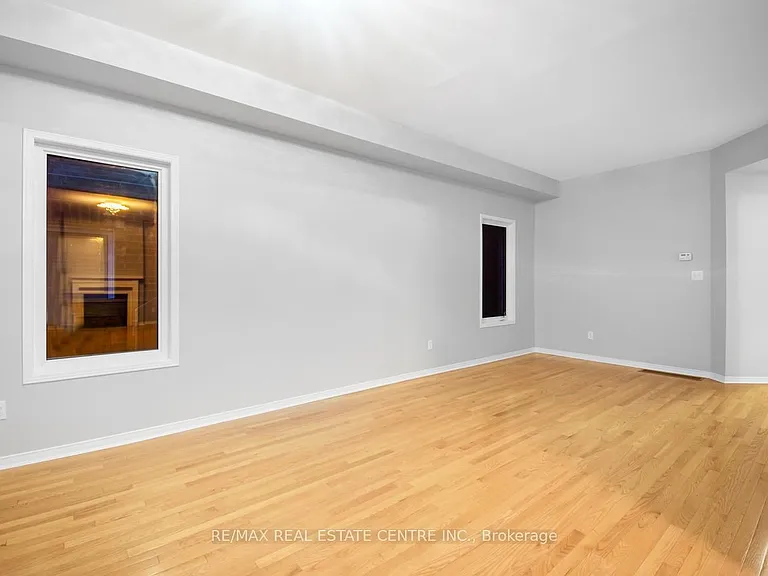 112 Commodore Dr — Photo 14