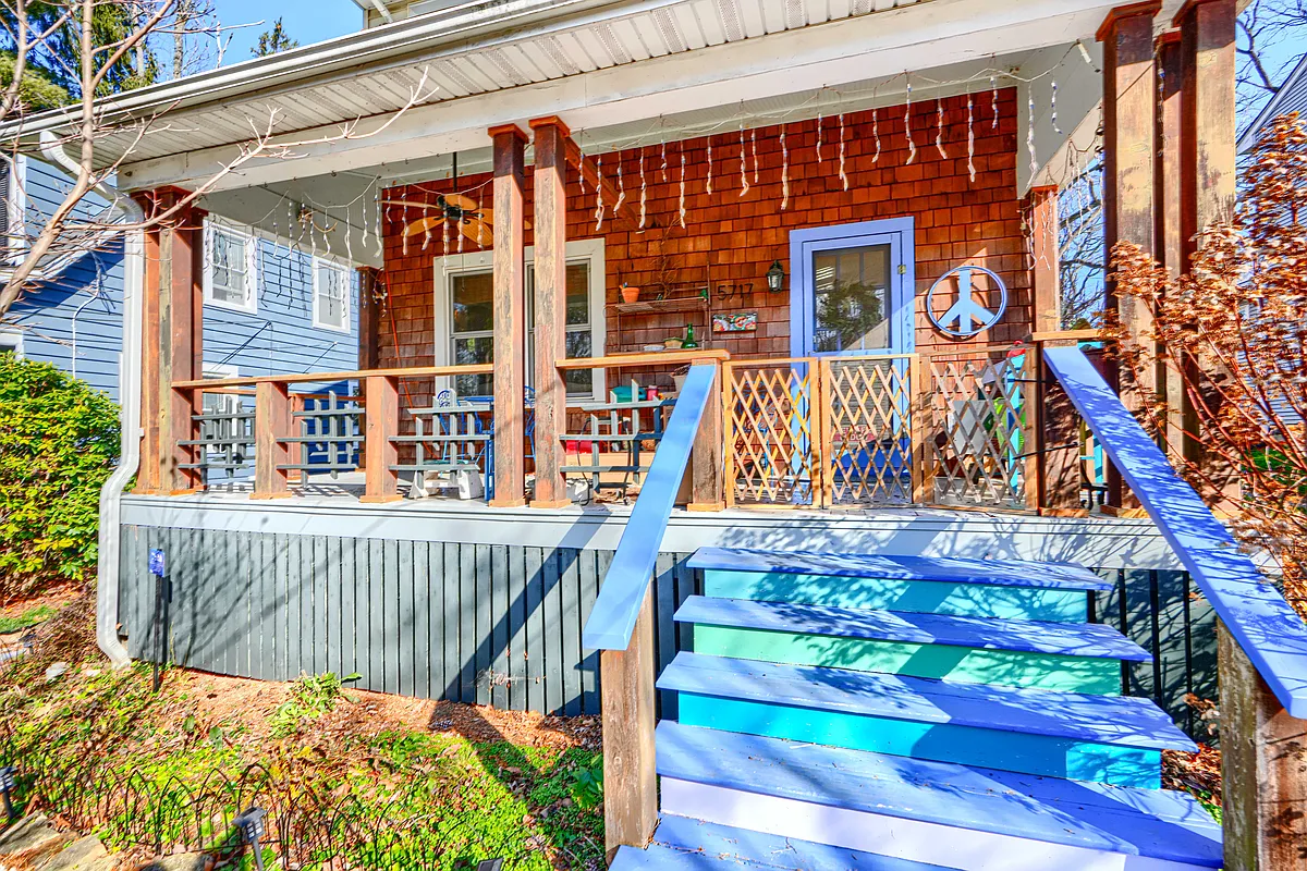 Front porch - 5717 Rusk Ave