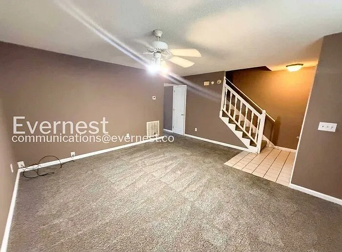 2543 Hampstead Dr — Photo 16