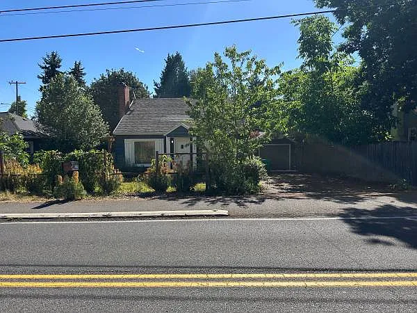 5820 NE 60th Ave — Photo 2
