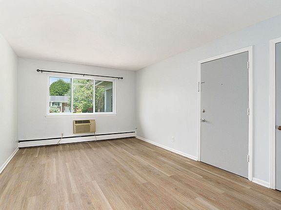 4th image of 592 54th St SE