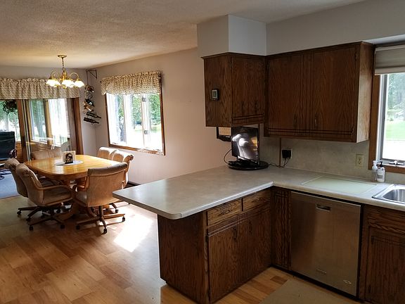 Open concept to dining room.