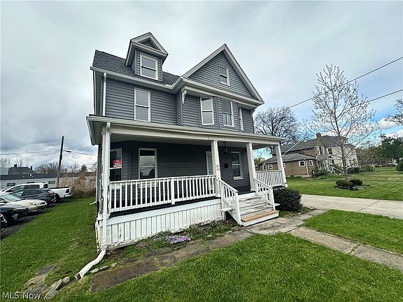 2nd image of 139 Scott St NE