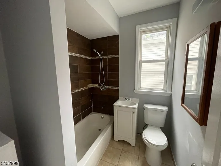 8 Treacy Ave — Photo 7