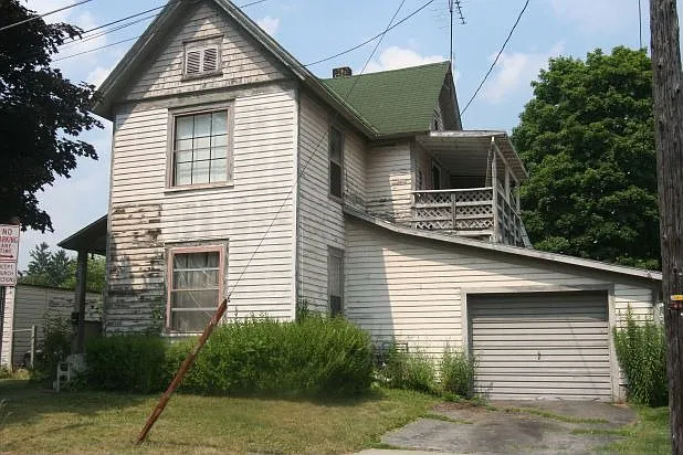 3 S Alberta St photo 1