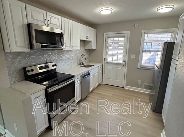 3143 Puckett Rd, Kansas City, KS