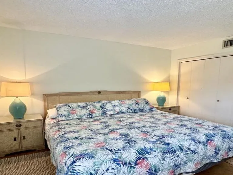 1912 Gulf Blvd #109 — Photo 11
