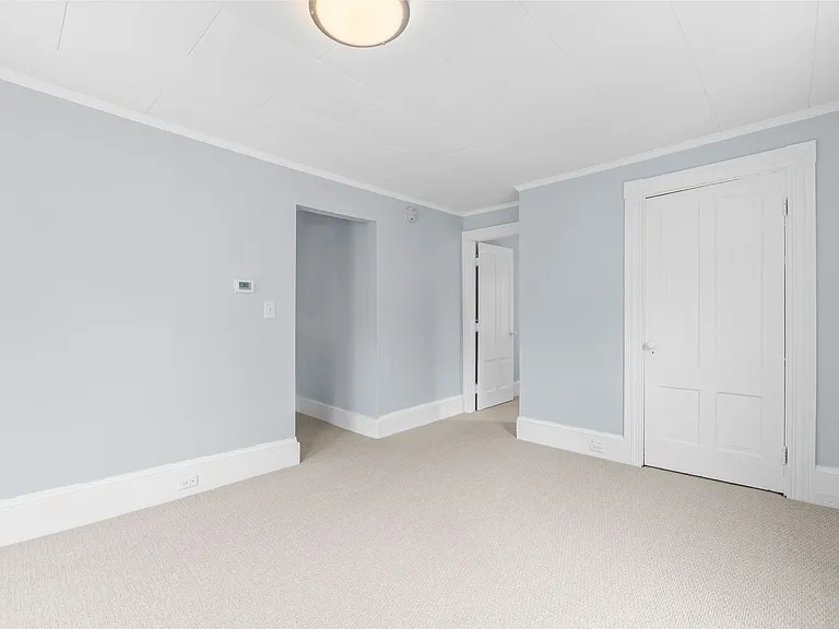 10 Pine St #12 — Photo 3