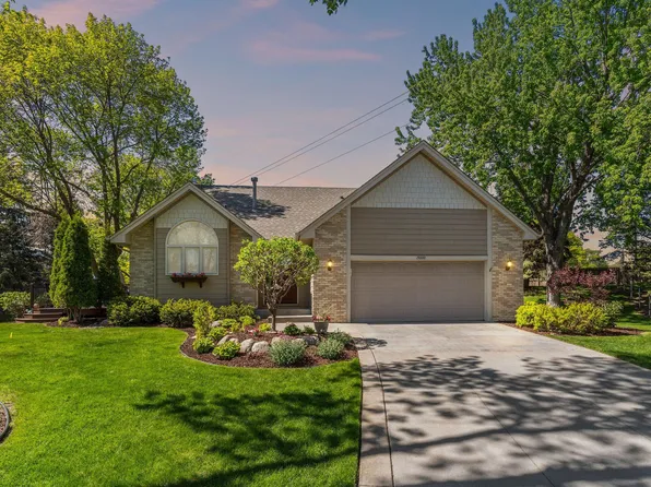 15000 Sunrise Ln, Burnsville, MN 55306