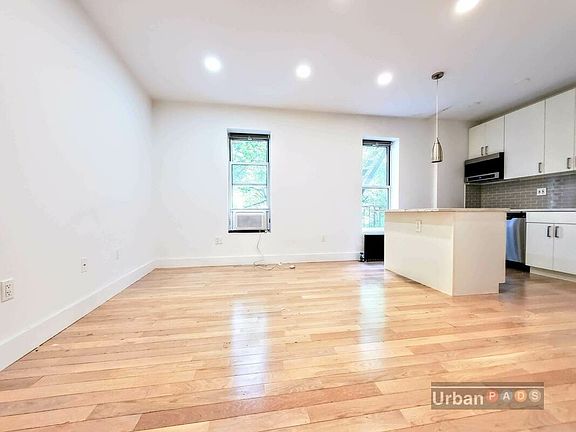 2nd image of 975 Washington Ave APT 3K