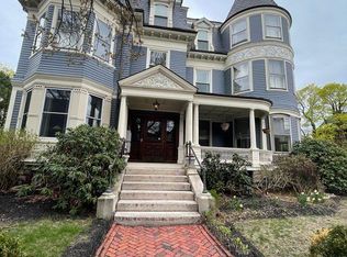 10 Chester St APT 5, Cambridge, MA 02140