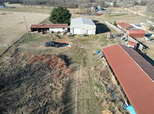 10101 N Spring Valley Rd, Gravette, AR 72736