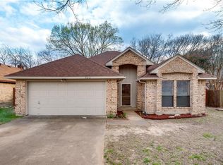 326 Oak Meadow Ln, Cedar Hill, TX 75104